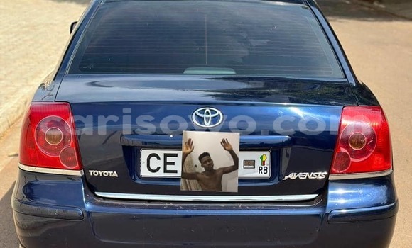 Acheter Occasion Voiture Toyota Avensis Bleu à Cotonou, Benin