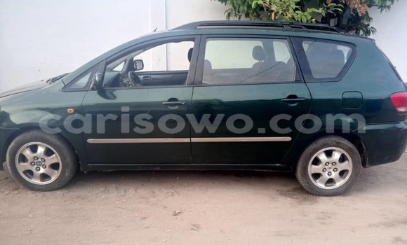 Sayi Na hannu Toyota Avensis Verso Green Mota in Cotonou a Benin Sayi Na hannu Toyota Avensis Verso Green Mota in Cotonou a Benin
