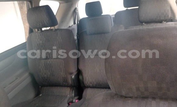Sayi Na hannu Toyota Avensis Verso Green Mota in Cotonou a Benin Sayi Na hannu Toyota Avensis Verso Green Mota in Cotonou a Benin