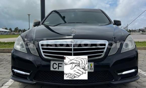 Sayi Na hannu Mercedes-Benz E–Class Black Mota in Cotonou a Benin