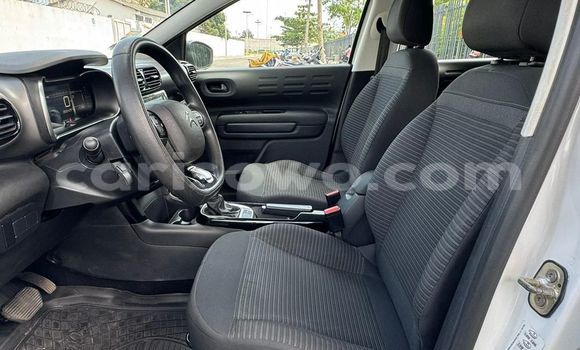 Sayi Na hannu Citroen C4 White Mota in Abomey Calavi a Benin Sayi Na hannu Citroen C4 White Mota in Abomey Calavi a Benin