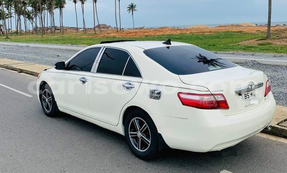 Sayi Na hannu Toyota Camry White Mota in Cotonou a Benin Sayi Na hannu Toyota Camry White Mota in Cotonou a Benin