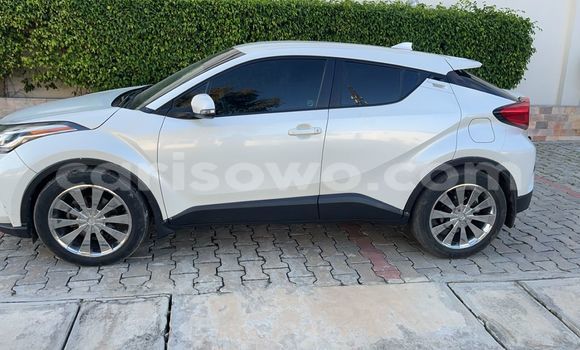 Acheter Occasion Voiture Toyota C-HR Blanc à Cotonou, Benin Acheter Occasion Voiture Toyota C-HR Blanc à Cotonou, Benin