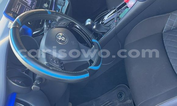 Acheter Occasion Voiture Toyota C-HR Blanc à Cotonou, Benin Acheter Occasion Voiture Toyota C-HR Blanc à Cotonou, Benin