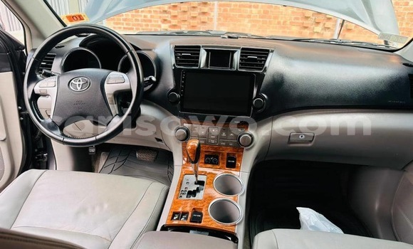 Acheter Occasion Voiture Toyota Highlander Gris à Cotonou, Benin Acheter Occasion Voiture Toyota Highlander Gris à Cotonou, Benin