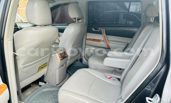 Acheter Occasion Voiture Toyota Highlander Gris à Cotonou, Benin Acheter Occasion Voiture Toyota Highlander Gris à Cotonou, Benin