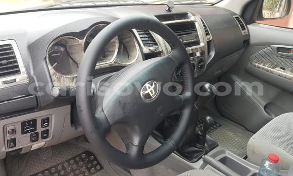 Sayi Na hannu Toyota Hilux Azurfa Mota in Cotonou a Benin Sayi Na hannu Toyota Hilux Azurfa Mota in Cotonou a Benin