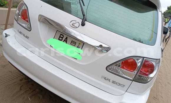 Sayi Na hannu Lexus RX 300 White Mota in Cotonou a Benin Sayi Na hannu Lexus RX 300 White Mota in Cotonou a Benin