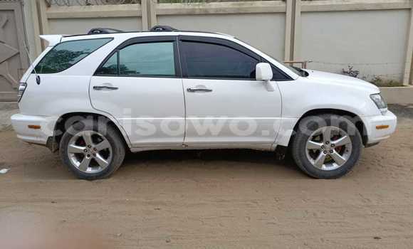 Sayi Na hannu Lexus RX 300 White Mota in Cotonou a Benin Sayi Na hannu Lexus RX 300 White Mota in Cotonou a Benin