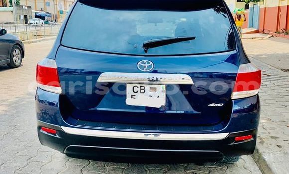 Acheter Occasion Voiture Toyota Highlander Bleu à Cotonou, Benin Acheter Occasion Voiture Toyota Highlander Bleu à Cotonou, Benin