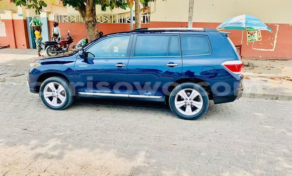 Acheter Occasion Voiture Toyota Highlander Bleu à Cotonou, Benin Acheter Occasion Voiture Toyota Highlander Bleu à Cotonou, Benin