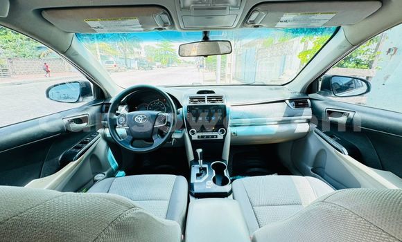 Sayi Na hannu Toyota Camry Azurfa Mota in Cotonou a Benin Sayi Na hannu Toyota Camry Azurfa Mota in Cotonou a Benin