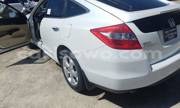 Acheter Occasion Voiture Honda Crosstour Blanc à Cotonou, Benin Acheter Occasion Voiture Honda Crosstour Blanc à Cotonou, Benin