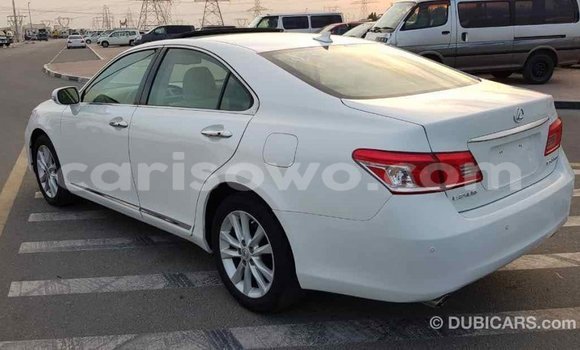 Acheter Import Voiture Lexus ES Blanc à Import - Dubai, Benin Acheter Import Voiture Lexus ES Blanc à Import - Dubai, Benin