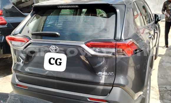 Sayi Na hannu Toyota RAV4 Black Mota in Cotonou a Benin