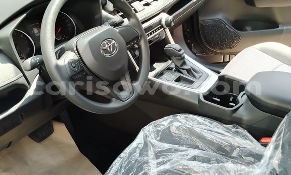 Ra Àlòkù Toyota RAV4 Black Ọkọ̀ in Cotonou ni Benin Ra Àlòkù Toyota RAV4 Black Ọkọ̀ in Cotonou ni Benin