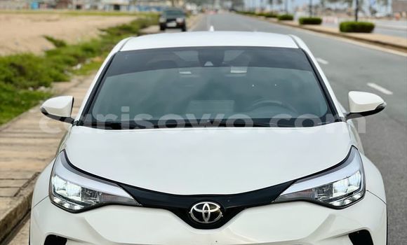 Sayi Na hannu Toyota C-HR White Mota in Cotonou a Benin Sayi Na hannu Toyota C-HR White Mota in Cotonou a Benin