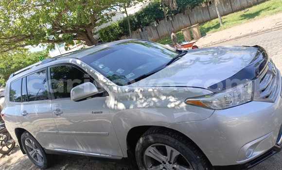 Ra Àlòkù Toyota Highlander Silver Ọkọ̀ in Cotonou ni Benin Ra Àlòkù Toyota Highlander Silver Ọkọ̀ in Cotonou ni Benin