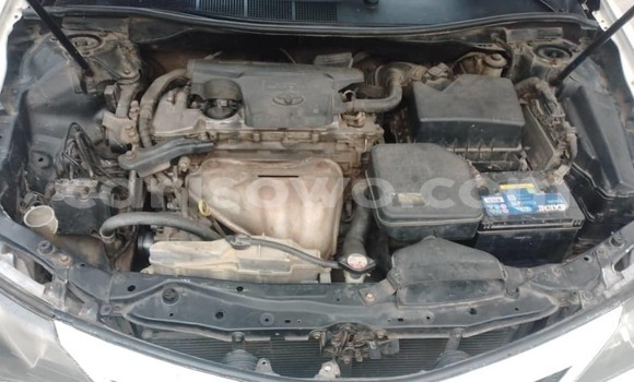 Ra Àlòkù Toyota Camry funfun Ọkọ̀ in Cotonou ni Benin Ra Àlòkù Toyota Camry funfun Ọkọ̀ in Cotonou ni Benin