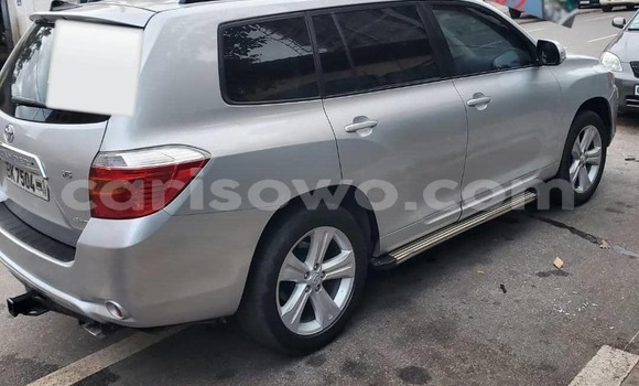 Ra Àlòkù Toyota Highlander Silver Ọkọ̀ in Cotonou ni Benin Ra Àlòkù Toyota Highlander Silver Ọkọ̀ in Cotonou ni Benin