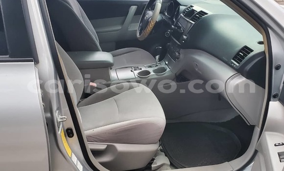 Ra Àlòkù Toyota Highlander Silver Ọkọ̀ in Cotonou ni Benin Ra Àlòkù Toyota Highlander Silver Ọkọ̀ in Cotonou ni Benin
