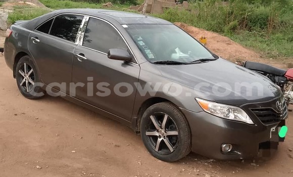 Sayi Na hannu Toyota Camry Azurfa Mota in Cotonou a Benin Sayi Na hannu Toyota Camry Azurfa Mota in Cotonou a Benin