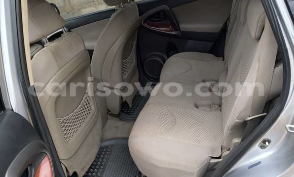 Acheter Occasion Voiture Toyota RAV4 Gris à Cotonou, Benin Acheter Occasion Voiture Toyota RAV4 Gris à Cotonou, Benin