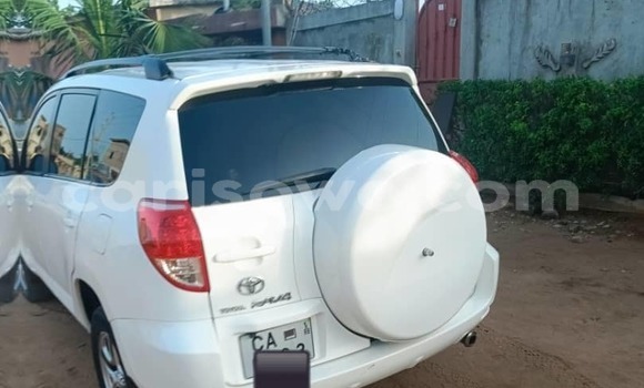 Acheter Occasion Voiture Toyota RAV4 Blanc à Cotonou, Benin Acheter Occasion Voiture Toyota RAV4 Blanc à Cotonou, Benin
