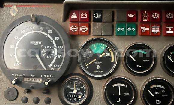 Buy Used Renault Titan Green Truck in Cotonou in Benign Buy Used Renault Titan Green Truck in Cotonou in Benign