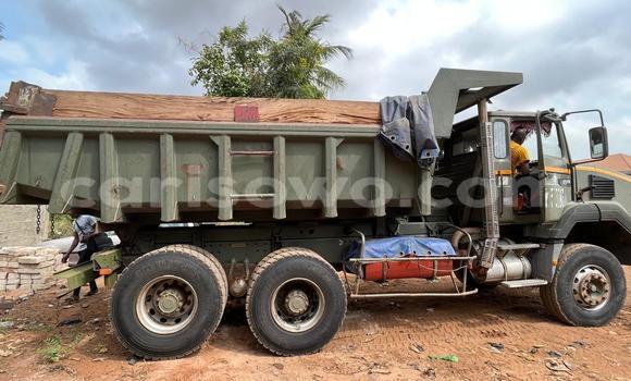 Buy Used Renault Titan Green Truck in Cotonou in Benign Buy Used Renault Titan Green Truck in Cotonou in Benign
