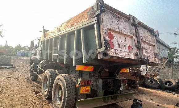 Buy Used Renault Titan Green Truck in Cotonou in Benign Buy Used Renault Titan Green Truck in Cotonou in Benign