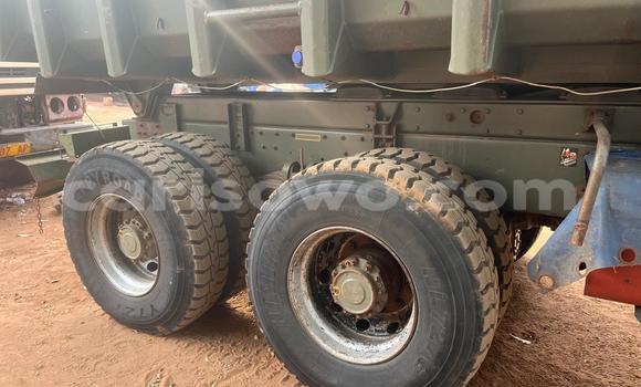 Buy Used Renault Titan Green Truck in Cotonou in Benign Buy Used Renault Titan Green Truck in Cotonou in Benign