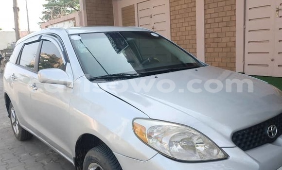 Sayi Na hannu Toyota Matrix Azurfa Mota in Cotonou a Benin Sayi Na hannu Toyota Matrix Azurfa Mota in Cotonou a Benin