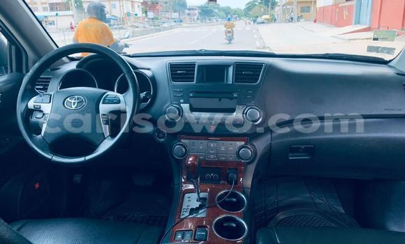 Ra Àlòkù Toyota Highlander Blue Ọkọ̀ in Cotonou ni Benin Ra Àlòkù Toyota Highlander Blue Ọkọ̀ in Cotonou ni Benin