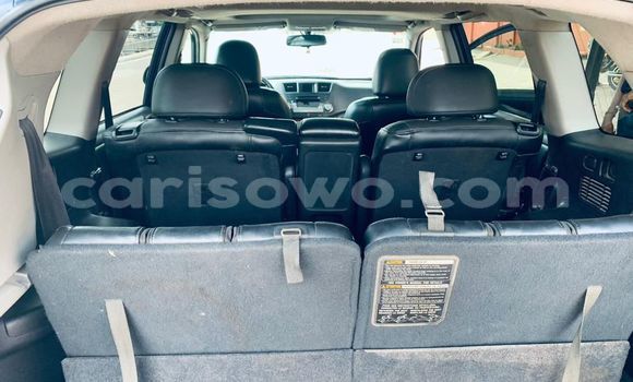 Ra Àlòkù Toyota Highlander Blue Ọkọ̀ in Cotonou ni Benin Ra Àlòkù Toyota Highlander Blue Ọkọ̀ in Cotonou ni Benin