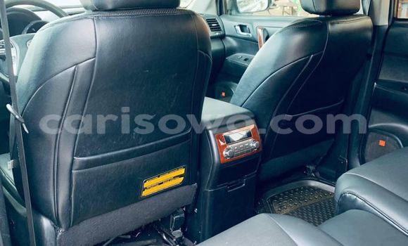 Ra Àlòkù Toyota Highlander Blue Ọkọ̀ in Cotonou ni Benin Ra Àlòkù Toyota Highlander Blue Ọkọ̀ in Cotonou ni Benin