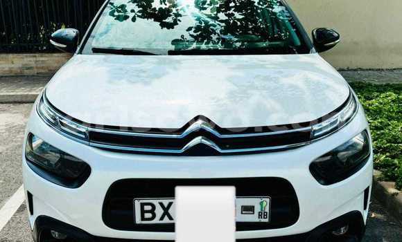 Sayi Na hannu Citroen C4 White Mota in Cotonou a Benin