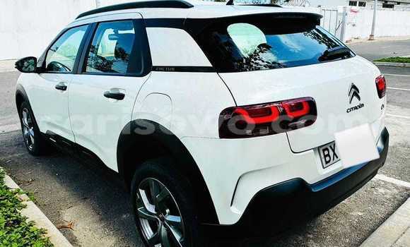 Acheter Occasion Voiture Citroen C4 Blanc à Cotonou, Benin Acheter Occasion Voiture Citroen C4 Blanc à Cotonou, Benin