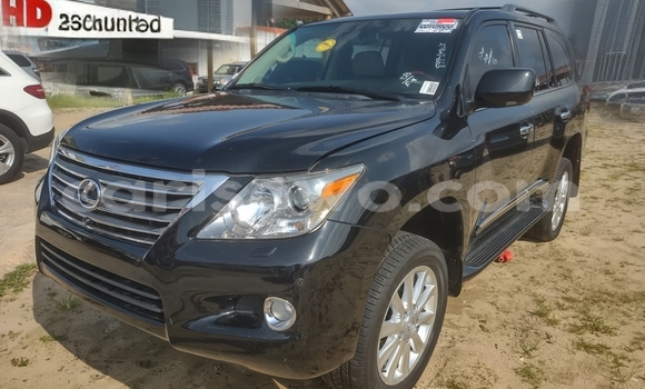 Sayi Na hannu Lexus LX 570 Black Mota in Cotonou a Benin