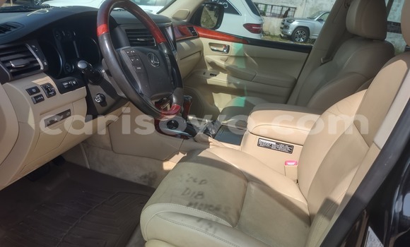 Acheter Occasion Voiture Lexus LX 570 Noir à Cotonou, Benin Acheter Occasion Voiture Lexus LX 570 Noir à Cotonou, Benin