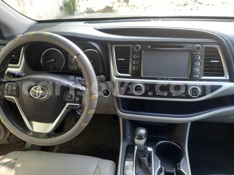 Big with watermark toyota highlander benin cotonou 21723