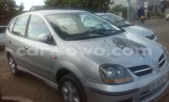 Sayi Na hannu Nissan Almera Green Mota in Cotonou a Benin Sayi Na hannu Nissan Almera Green Mota in Cotonou a Benin
