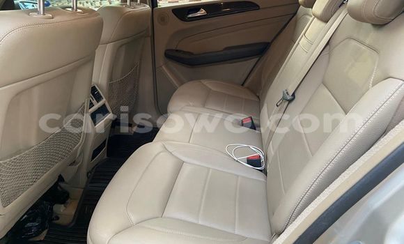 Acheter Occasion Voiture Mercedes-Benz ML–Class Beige à Cotonou, Benin Acheter Occasion Voiture Mercedes-Benz ML–Class Beige à Cotonou, Benin