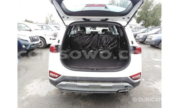 Ra Imported Hyundai Santa Fe funfun Ọkọ̀ in Import - Dubai ni Benin Ra Imported Hyundai Santa Fe funfun Ọkọ̀ in Import - Dubai ni Benin