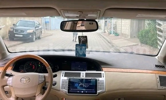 Ra Àlòkù Toyota Avalon funfun Ọkọ̀ in Cotonou ni Benin Ra Àlòkù Toyota Avalon funfun Ọkọ̀ in Cotonou ni Benin