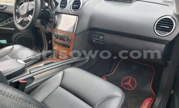 Ra Àlòkù Mercedes-Benz CL-klasse Black Ọkọ̀ in Cotonou ni Benin Ra Àlòkù Mercedes-Benz CL-klasse Black Ọkọ̀ in Cotonou ni Benin