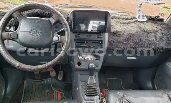 Ra Àlòkù Toyota RAV4 Black Ọkọ̀ in Cotonou ni Benin Ra Àlòkù Toyota RAV4 Black Ọkọ̀ in Cotonou ni Benin