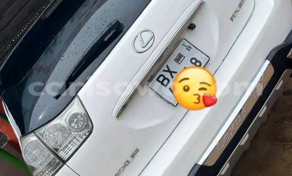 Ra Àlòkù Lexus RX 330 funfun Ọkọ̀ in Cotonou ni Benin Ra Àlòkù Lexus RX 330 funfun Ọkọ̀ in Cotonou ni Benin
