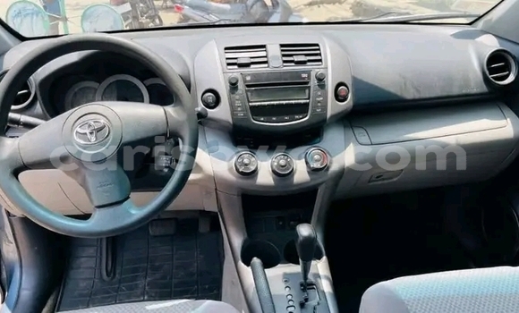 Ra Àlòkù Toyota RAV4 Black Ọkọ̀ in Cotonou ni Benin Ra Àlòkù Toyota RAV4 Black Ọkọ̀ in Cotonou ni Benin