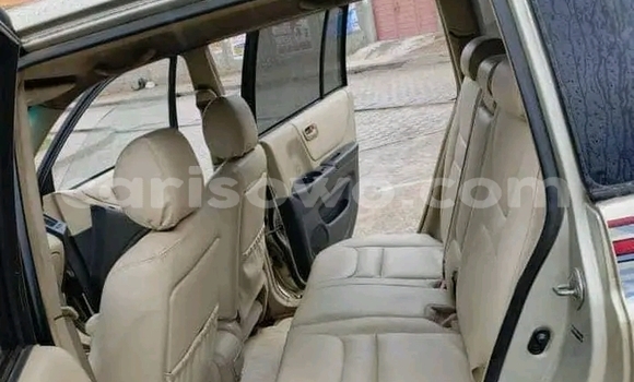 Ra Àlòkù Toyota Highlander Miiran Ọkọ̀ in Cotonou ni Benin Ra Àlòkù Toyota Highlander Miiran Ọkọ̀ in Cotonou ni Benin